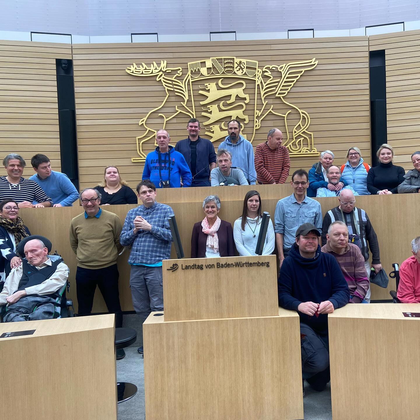 Menschen mit Behinderung aus der Diakonie Stetten zu Besuch im Landtag