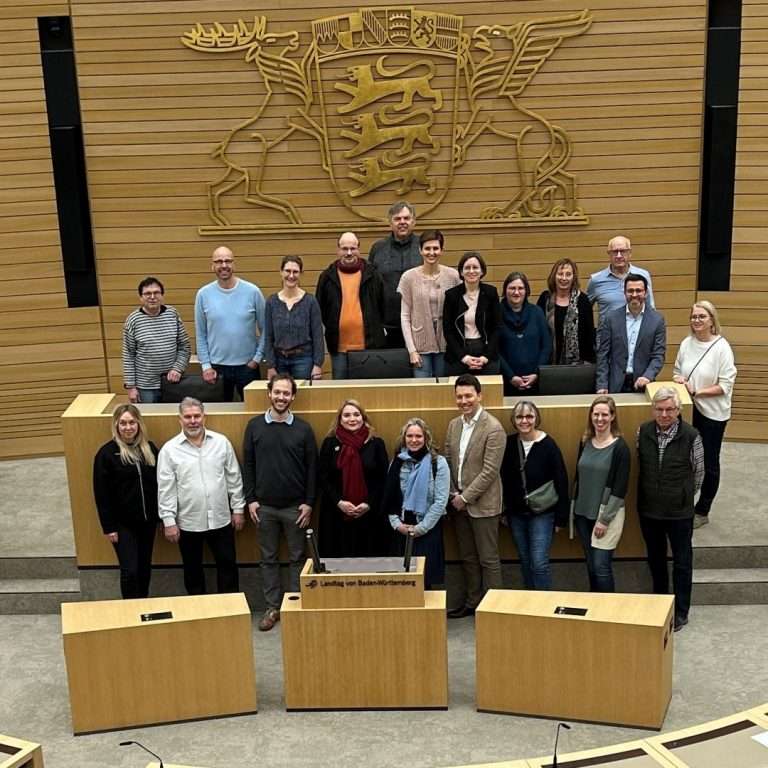 Politik ganz nah: Bürgerinnen und Bürger aus meinen Beraterteams zu Besuch im Landtag